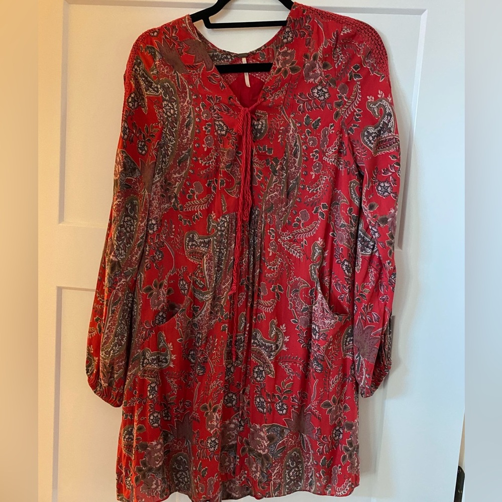 FREE PEOPLE, RED BOHO FLOWY TUNIC, M